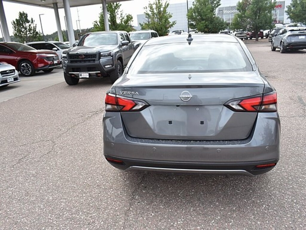 New 2025 Nissan Versa 1.6 SV Sedan