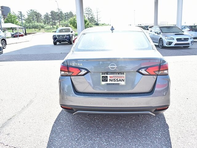 2025 Nissan Versa 1.6 SV photo 4