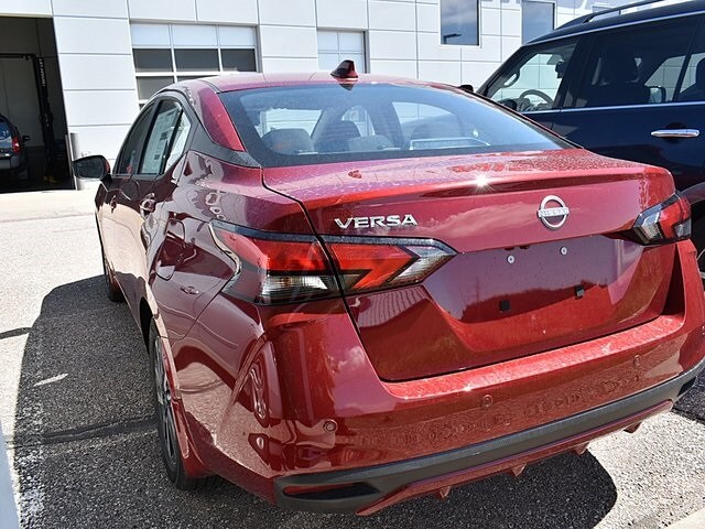 2025 Nissan Versa 1.6 SV photo 4