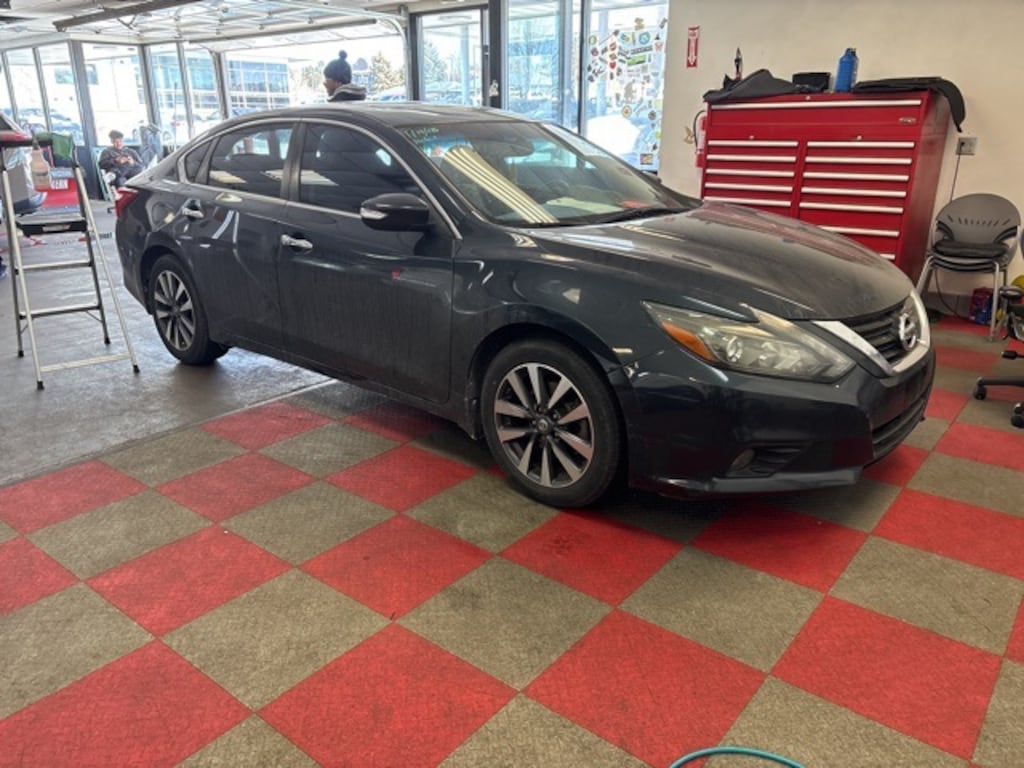 Used 2017 Nissan Altima 2.5 SL Sedan