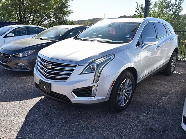 2017 Cadillac XT5 Luxury photo 2