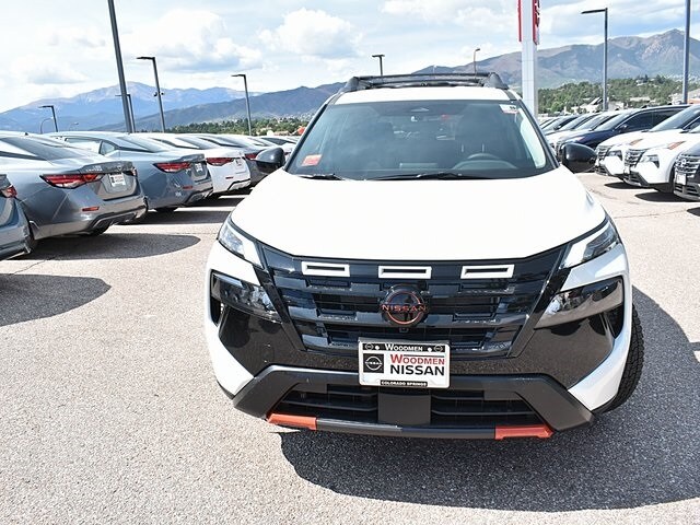 2026 Nissan Rogue SV photo 2