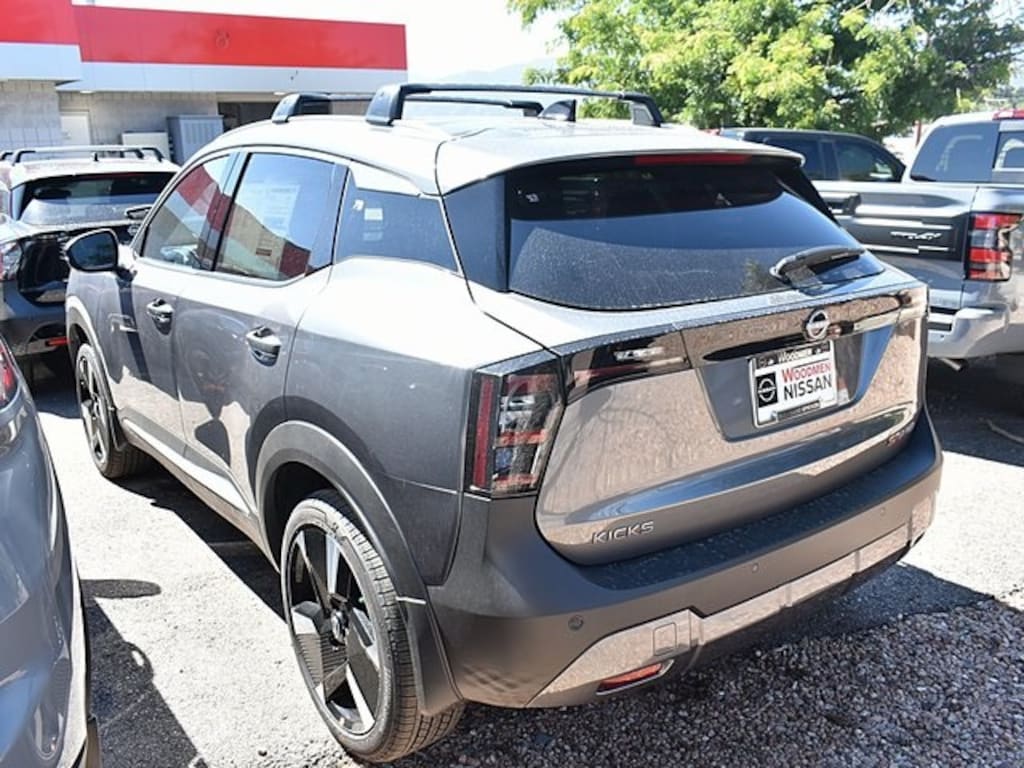 New 2026 Nissan Kicks SR SUV