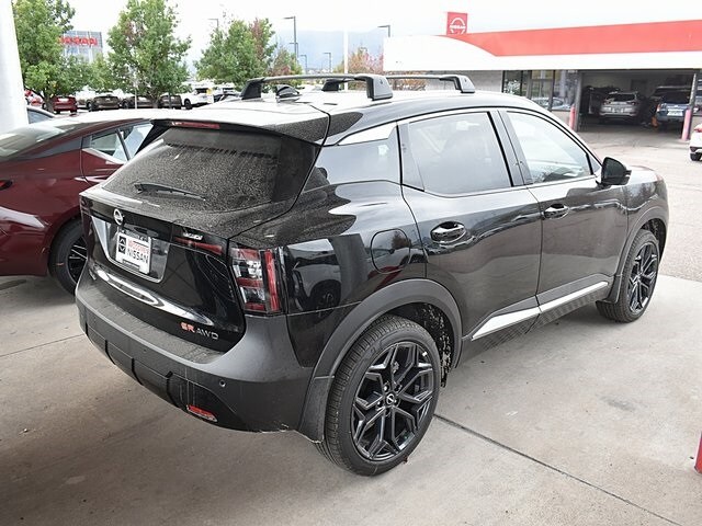 2026 Nissan Kicks SR photo 4