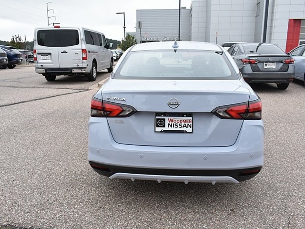 New 2025 Nissan Versa 1.6 SV Sedan
