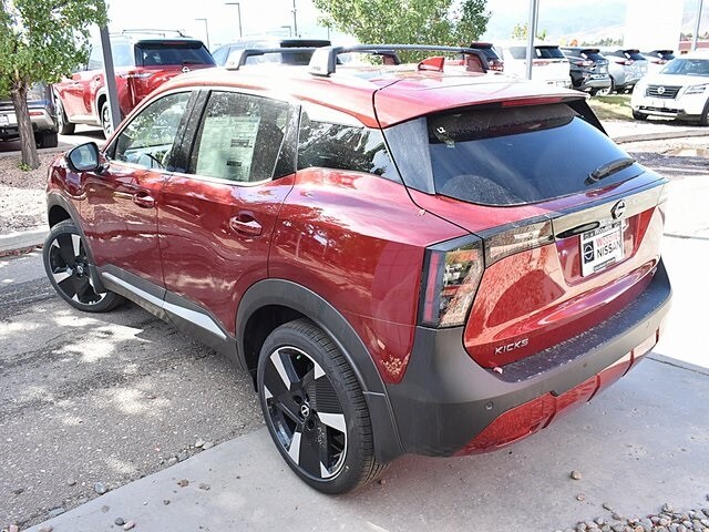 2025 Nissan Kicks SR photo 3