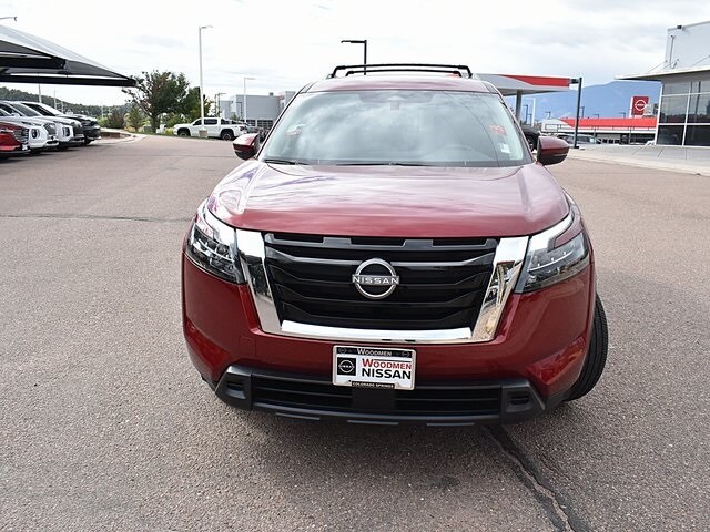 2024 Nissan Pathfinder SV photo 2