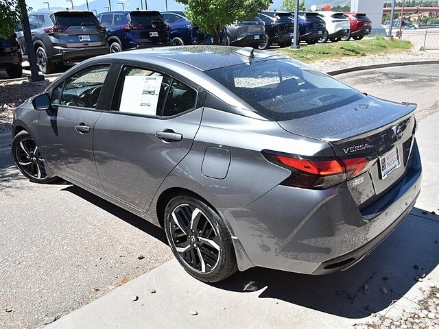 2025 Nissan Versa 1.6 SR photo 3