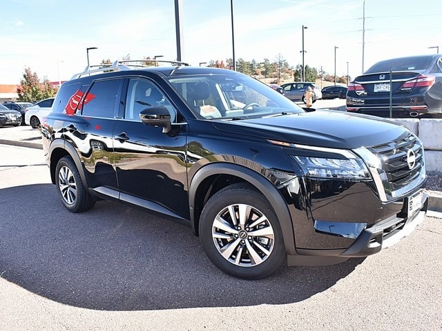 2025 Nissan Pathfinder SL's photo