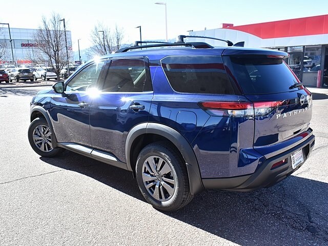 2025 Nissan Pathfinder SV photo 4