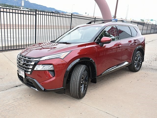 2026 Nissan Rogue Platinum photo 3