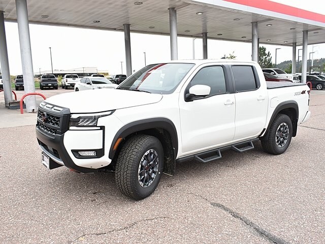 2026 Nissan Frontier PRO-4X photo 2