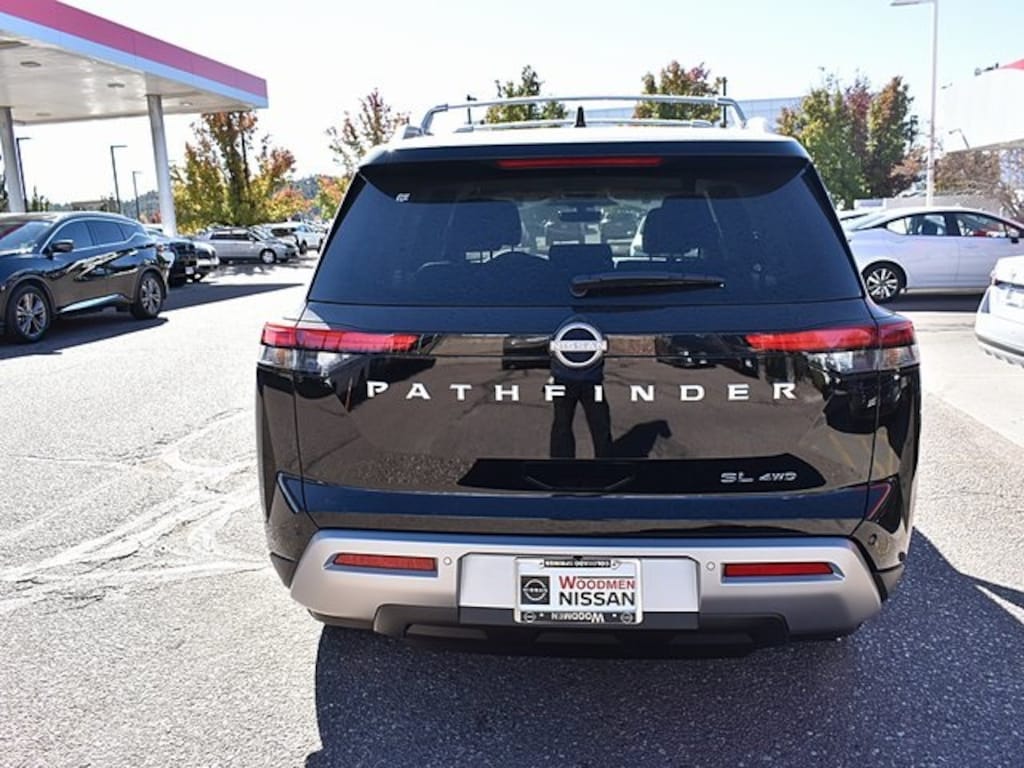 New 2025 Nissan Pathfinder SL SUV