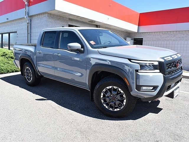 2025 Nissan Frontier PRO-4X's photo