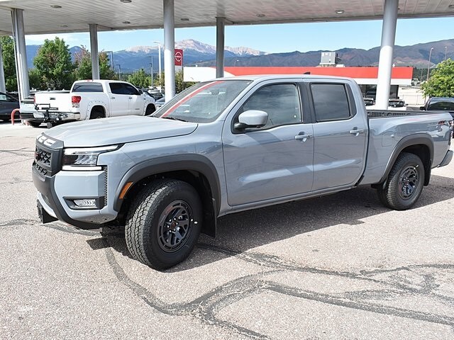 2025 Nissan Frontier PRO-4X photo 3