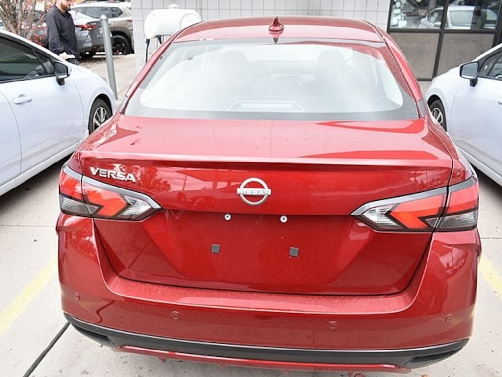 New 2025 Nissan Versa 1.6 SV Sedan