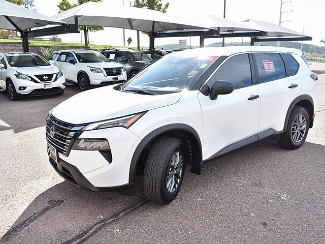 2024 Nissan Rogue S photo 2