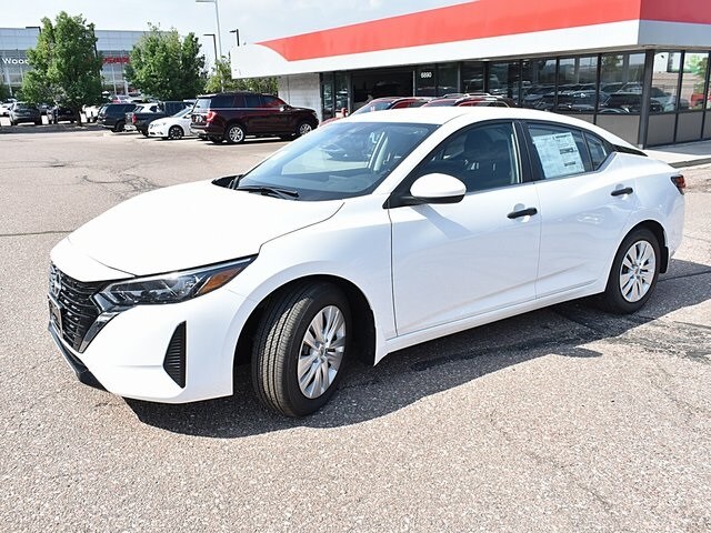 2025 Nissan Sentra S photo 3