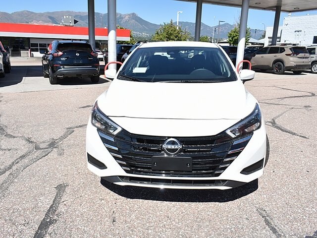 2025 Nissan Versa 1.6 SV photo 2