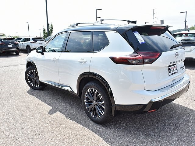 2025 Nissan Rogue AWD Platinum photo 3
