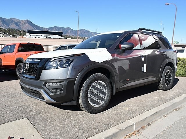 2025 Nissan Pathfinder Rock Creek photo 2