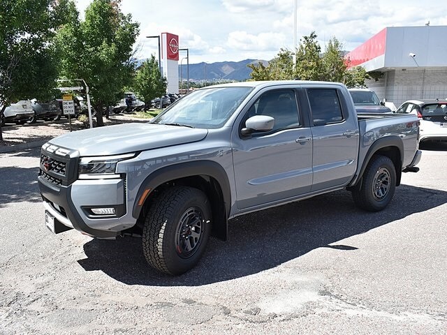 2025 Nissan Frontier PRO-4X photo 2