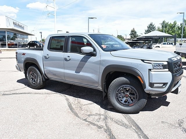 2025 Nissan Frontier PRO-4X's photo