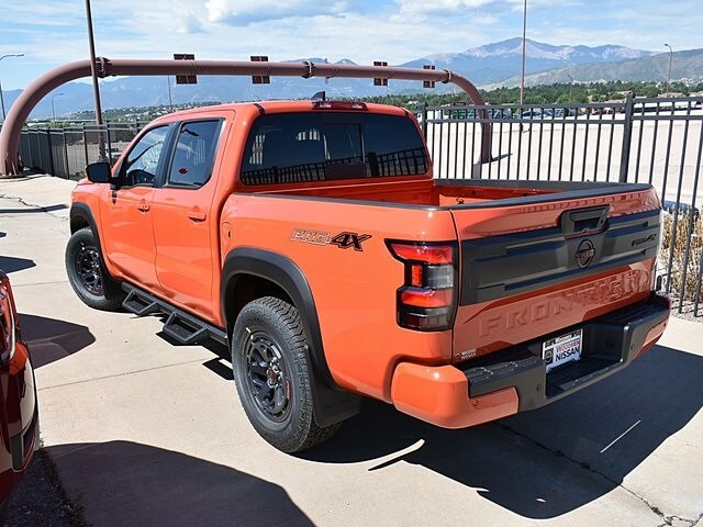2025 Nissan Frontier PRO-4X photo 3