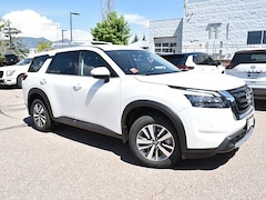 2025 Nissan Pathfinder SL SUV