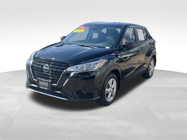 2025 Nissan Kicks Play S photo 2