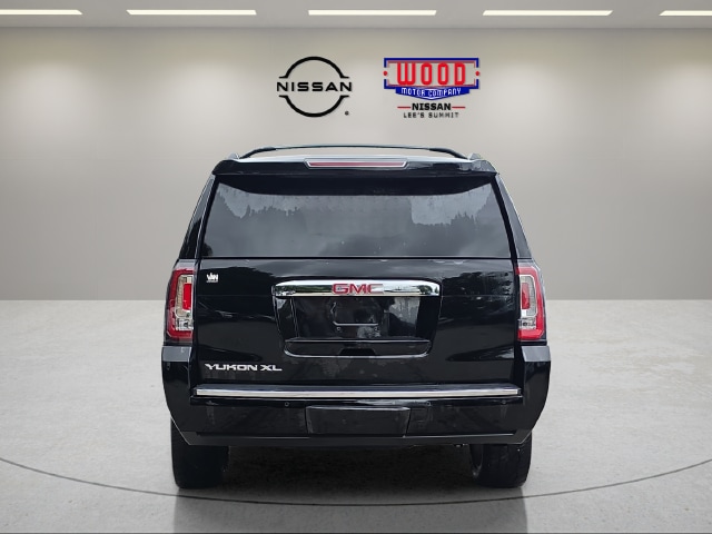 Used 2017 GMC Yukon XL Denali with VIN 1GKS2HKJ5HR137034 for sale in Kansas City