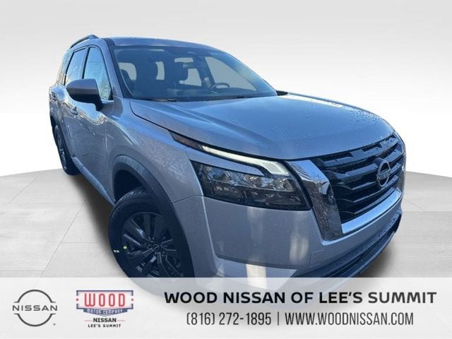 2025 Nissan Pathfinder SV's photo