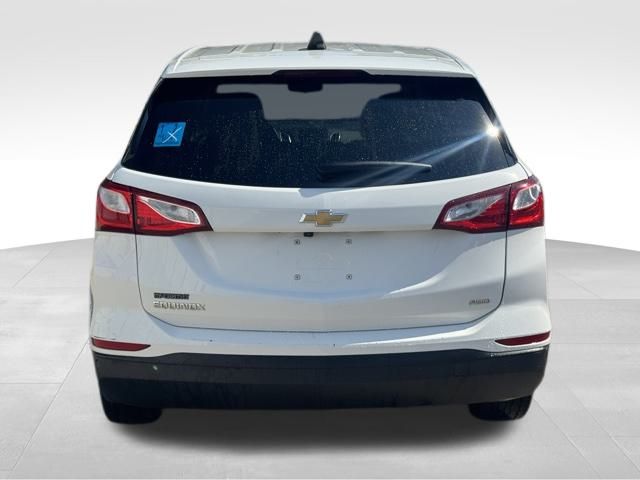 2021 Chevrolet Equinox LS photo 2
