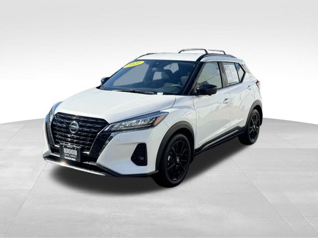 2021 Nissan Kicks SR photo 3