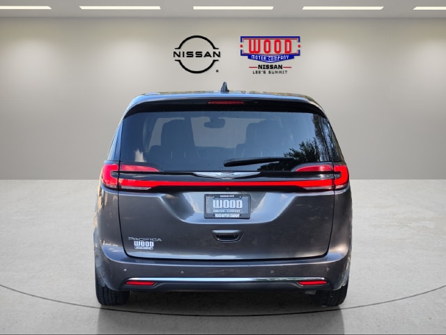 Used 2023 Chrysler Pacifica Touring L with VIN 2C4RC1BGXPR567203 for sale in Kansas City