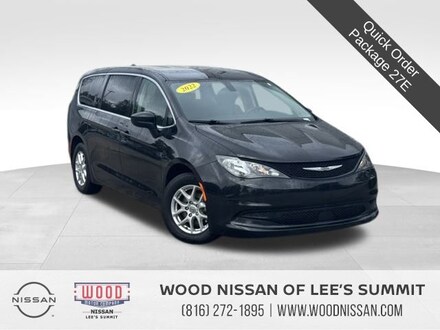 2022 Chrysler Voyager LX Minivan/Van