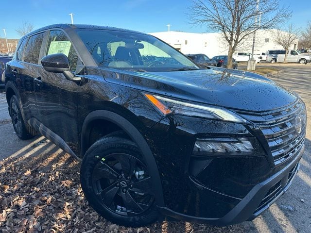 2026 Nissan Rogue SV's photo