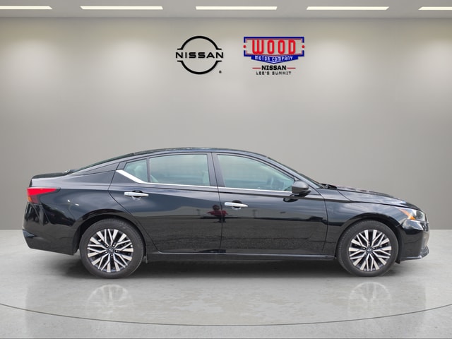 Used 2025 Nissan Altima SV with VIN 1N4BL4DV8SN314584 for sale in Kansas City