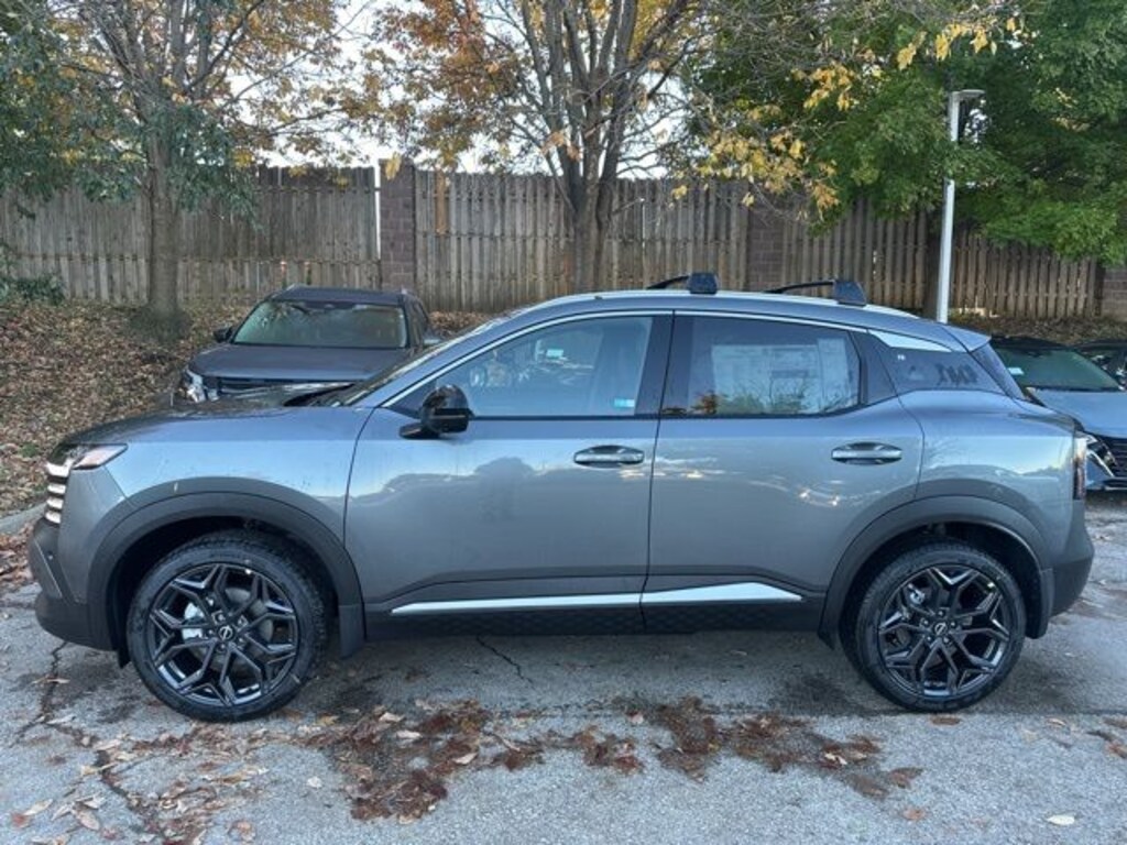 New 2026 Nissan Kicks SR SUV