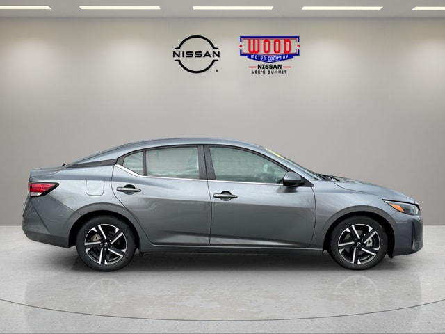 Used 2024 Nissan Sentra SV with VIN 3N1AB8CV7RY256131 for sale in Kansas City