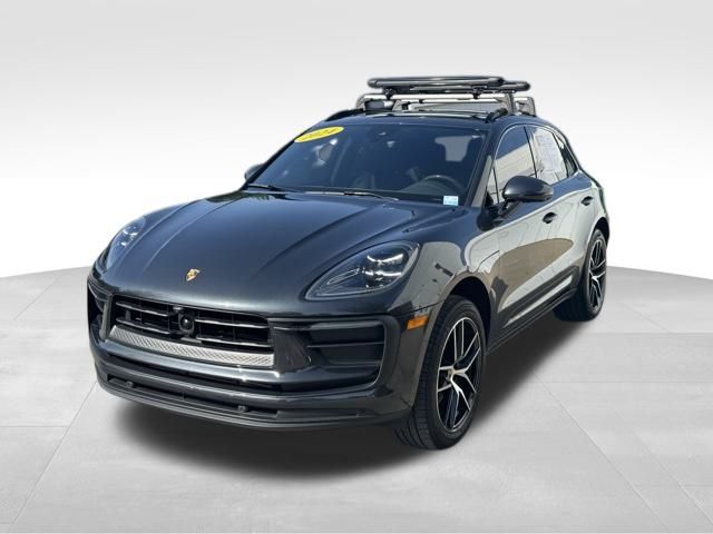 2024 Porsche Macan T photo 3