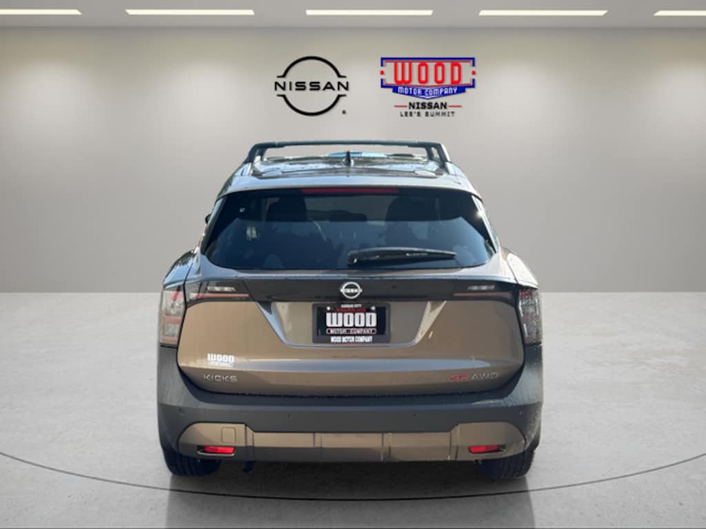 New 2026 Nissan Kicks SR SUV
