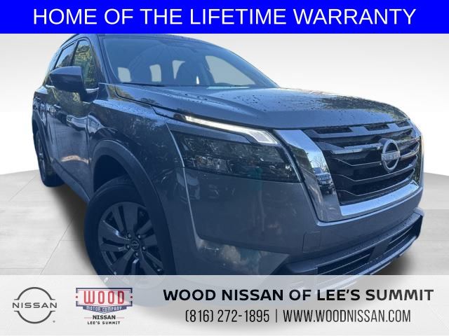 2025 Nissan Pathfinder SV's photo