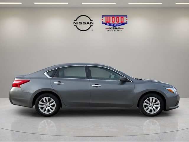 Used 2017 Nissan Altima S with VIN 1N4AL3AP3HC474713 for sale in Kansas City