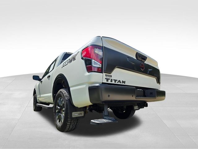 2024 Nissan Titan PRO-4X photo 4