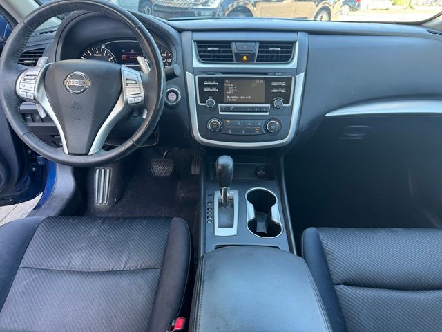 2016 Nissan Altima 2.5 SR photo 3
