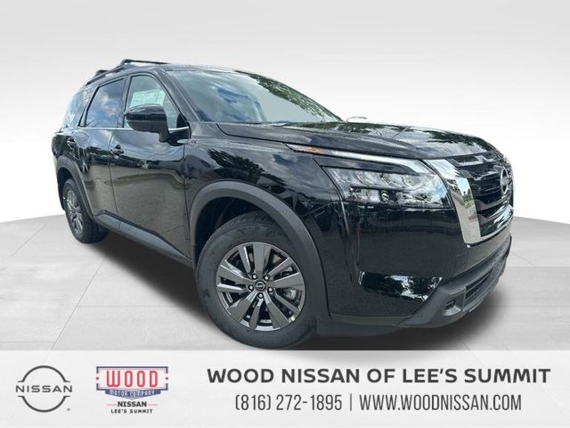 2025 Nissan Pathfinder SV's photo