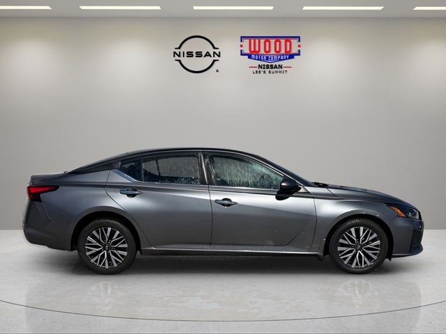 Used 2023 Nissan Altima SV with VIN 1N4BL4DW7PN390782 for sale in Kansas City
