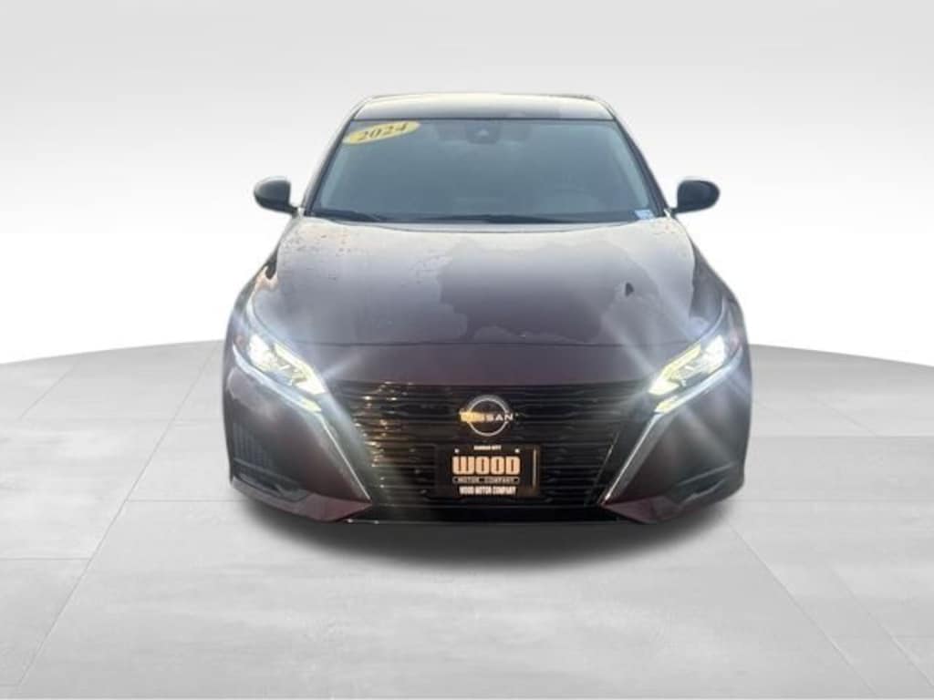 Used 2024 Nissan Altima 2.5 SV Sedan