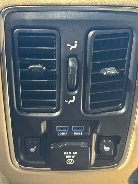 2019 Jeep Grand Cherokee Overland photo 4